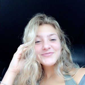 Meet your Posher, Brooke